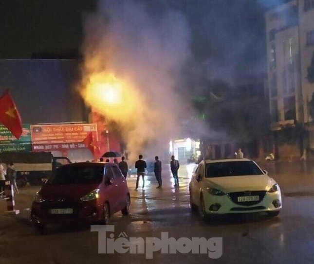 Xe ô tô bốc cháy dữ dội ở thành phố Lạng Sơn ảnh 2