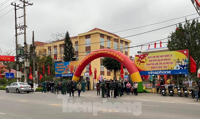 Tân binh các tỉnh thành náo nức lên đường nhập ngũ ảnh 15