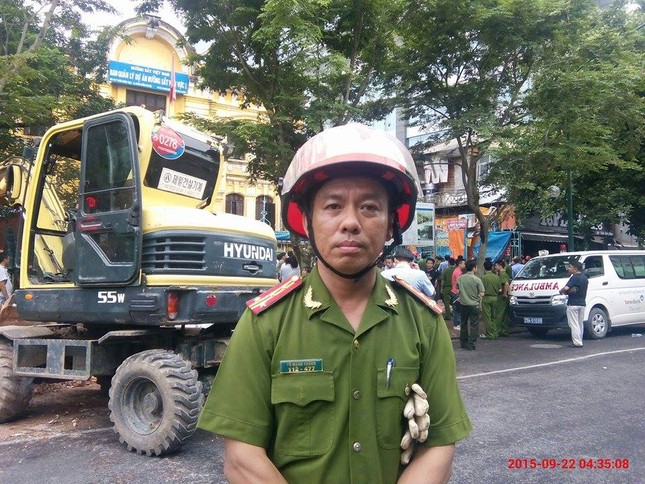 Sập nhà cũ ở Hà Nội, hai người tử vong dưới đống đổ nát ảnh 48