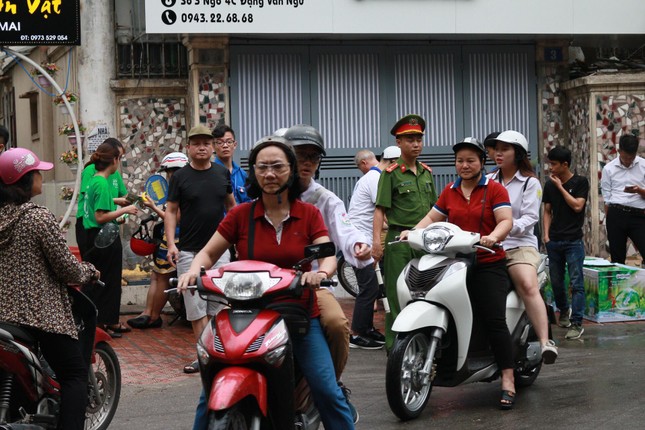 Thí sinh hào hứng làm thủ tục nhập thi THPT quốc gia 2019 ảnh 16