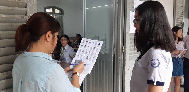 Thí sinh hào hứng làm thủ tục nhập thi THPT quốc gia 2019 ảnh 13