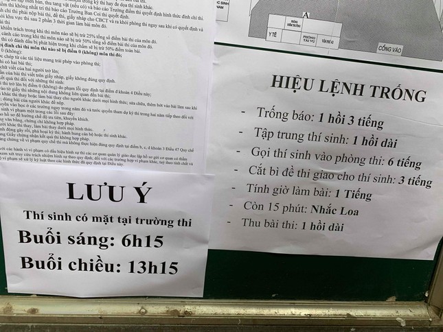 Thí sinh hào hứng làm thủ tục nhập thi THPT quốc gia 2019 ảnh 2