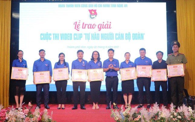 Tỉnh đoàn Nghệ An khen thưởng 78 tập thể, cá nhân xuất sắc ảnh 4