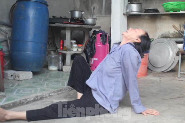 Ngày đêm ngóng tin chồng, con và cháu trai gặp nạn trên biển ảnh 3