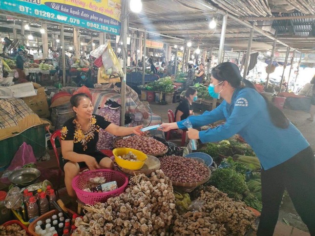 Tuổi trẻ Hà Tĩnh chung sức đẩy lùi dịch COVID-19 ảnh 8