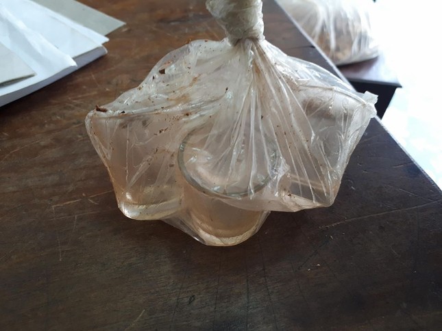 Có gì trong chai rượu khiến 3 người chết tại Nghệ An? ảnh 1