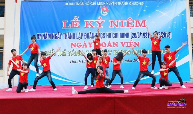 Độc đáo màn xếp hình cờ tổ quốc, cờ đoàn của ĐVTN ảnh 5