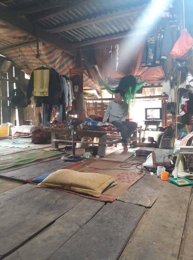Rơi nước mắt với gia cảnh nam sinh bị trường Sỹ quan Thông tin trả về ảnh 2