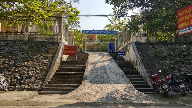 Kết luận vụ văn phòng huyện nợ tiền tiếp khách hàng tỷ đồng ảnh 2