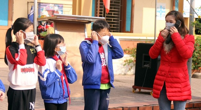 Học sinh Nghệ An trở lại trường sau 10 ngày được nghỉ phòng Covid-19 ảnh 1