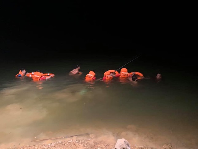 Đi đánh cá trong đêm, hai chú cháu bị đuối nước thương tâm ảnh 2