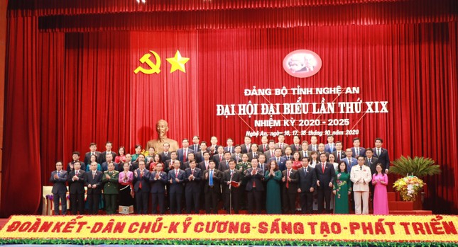 Nghệ An bế mạc Đại hội đại biểu Đảng bộ lần thứ XIX ảnh 2