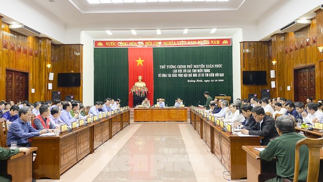 Chính phủ cấp 500 tỷ đồng cho các tỉnh miền Trung khắc phục hậu quả mưa lũ ảnh 1
