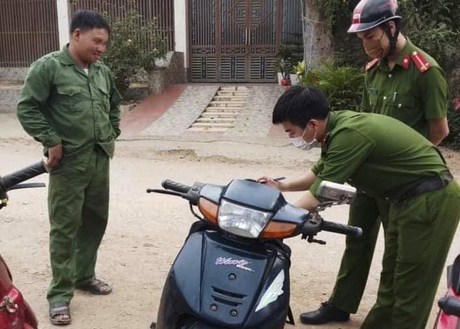 Bị phạt 200 ngàn đồng vì không đeo khẩu trang khi ra đường ảnh 1