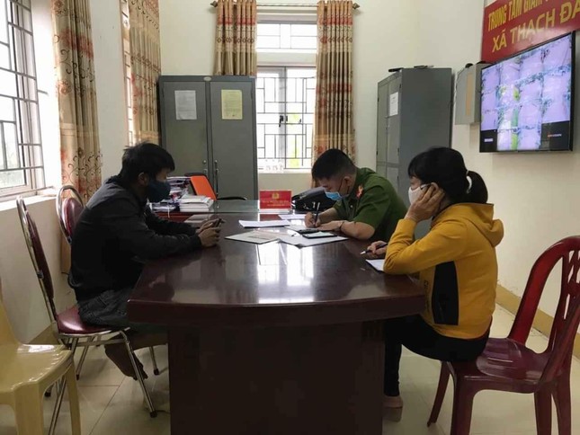 Đi câu cá không đeo khẩu trang, người đàn ông bị phạt 200.000 đồng ảnh 1
