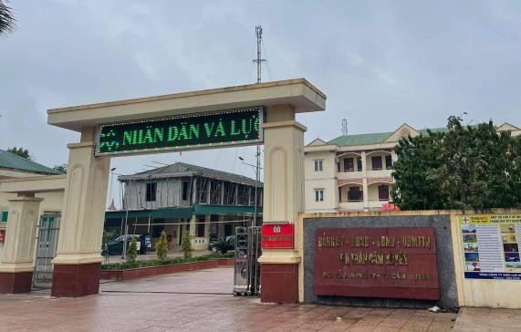 Bí thư thị trấn xin thôi chức sau khi bị tống tiền ảnh 1