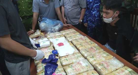 Nam thanh niên dùng xe máy chở cả bao tải ma túy đi giao ảnh 3