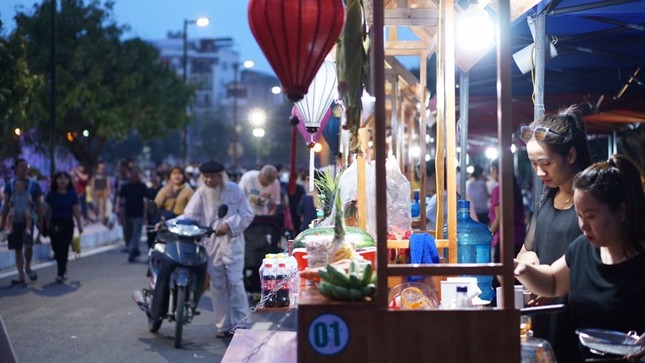 Vì sao phố đi bộ Trịnh Công Sơn chưa hút khách? ảnh 6