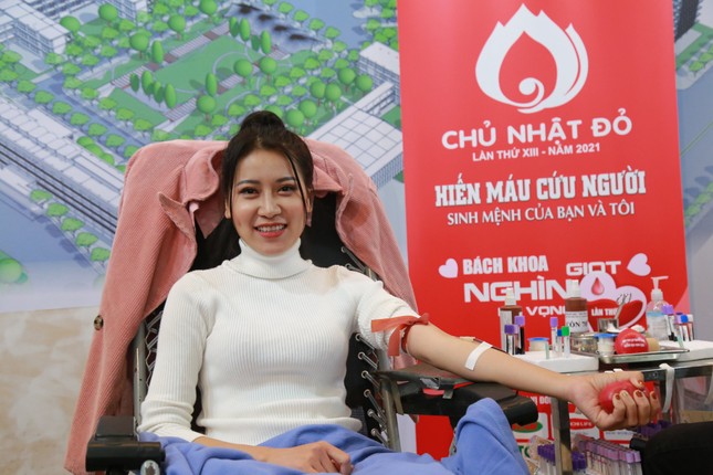 NSƯT Xuân Bắc khuấy động Chủ nhật Đỏ, nhận Bằng khen của Bộ Y tế ảnh 6