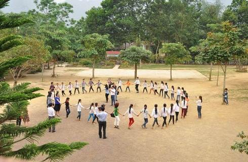 Học sinh kiếm tiền tỉ giúp đỡ trẻ vùng cao ảnh 2
