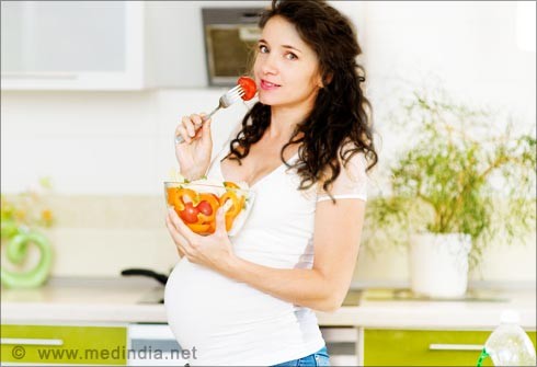 Bà bầu thiếu, thừa canxi đều gây hại cho thai nhi ảnh 1