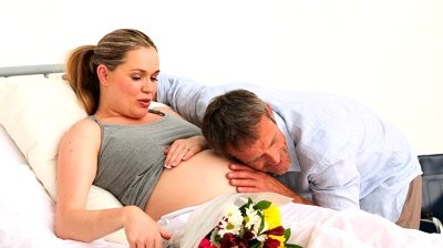 Vợ cậy có bầu để hành chồng ảnh 1