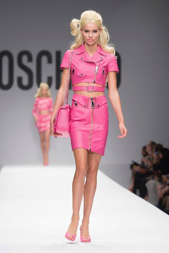 Moschino xuân hè 2015: Những cô búp bê Barbie rực rỡ ảnh 1