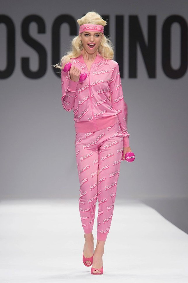 Moschino xuân hè 2015: Những cô búp bê Barbie rực rỡ ảnh 4