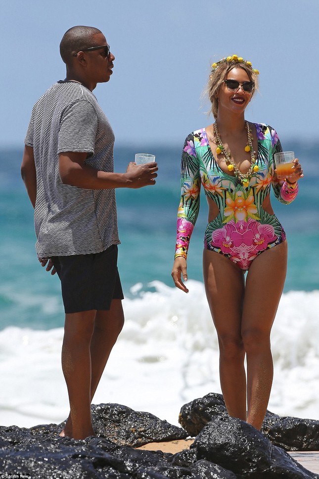 Vợ chồng Beyonce ngọt ngào tình tứ ở Hawaii ảnh 3