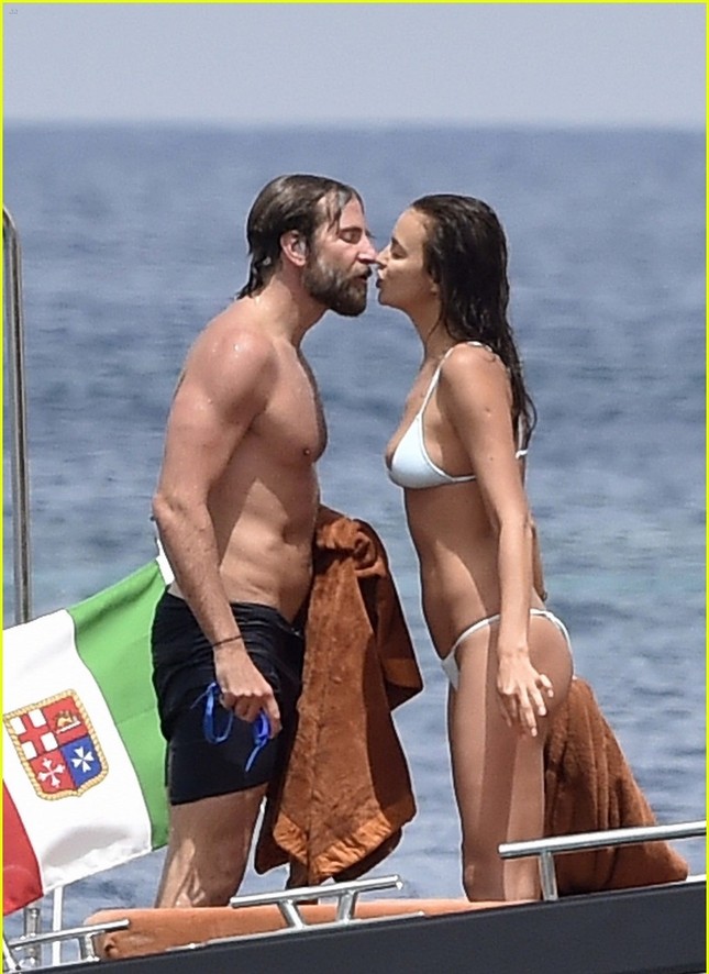 Irina Shayk thanh lịch, cuốn hút ở mọi góc nhìn ảnh 12