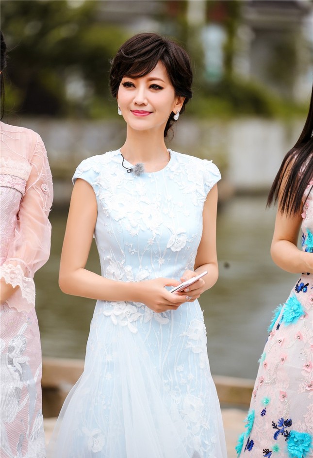Nhan sắc trẻ ngỡ ngàng của Lưu Gia Linh và người đẹp ‘Bến Thượng Hải’ ảnh 3