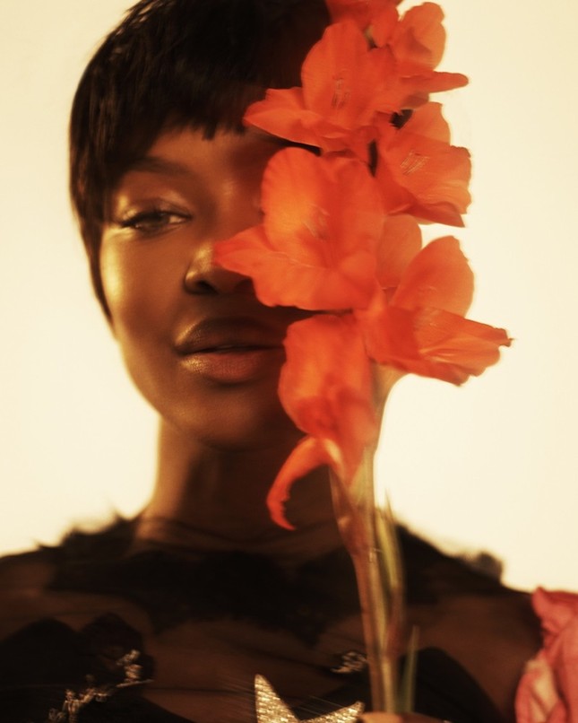 Siêu mẫu lừng danh một thời Naomi Campbell giờ ra sao? ảnh 7