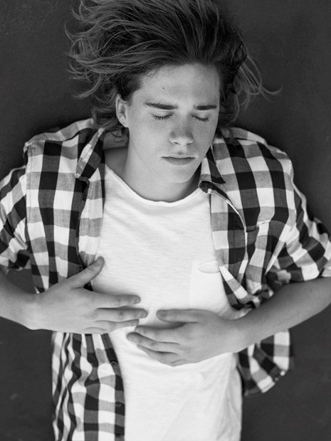 'Hotboy' Brooklyn Beckham 17 tuổi đẹp trai hút hồn các thiếu nữ ảnh 10