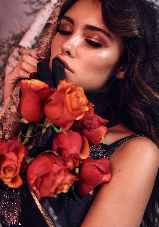 Vẻ đẹp ngọt ngào gợi cảm của ‘đóa hồng’ 17 tuổi Madison Beer ảnh 9