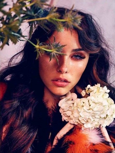 Vẻ đẹp ngọt ngào gợi cảm của ‘đóa hồng’ 17 tuổi Madison Beer ảnh 8