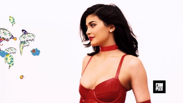 Em gái 19 tuổi của Kim Kardashian táo bạo và nóng bỏng ảnh 13