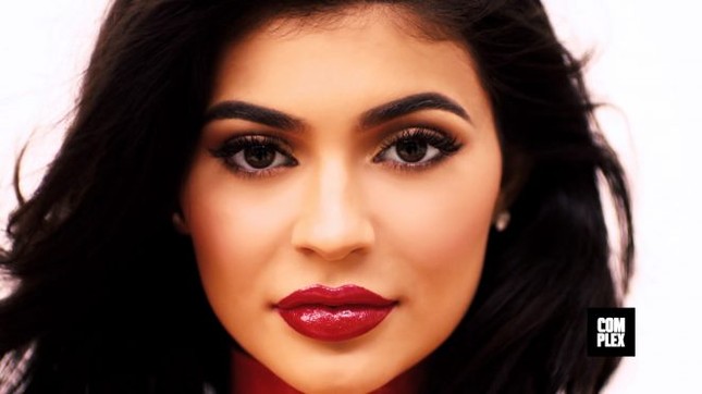 Em gái 19 tuổi của Kim Kardashian táo bạo và nóng bỏng ảnh 12