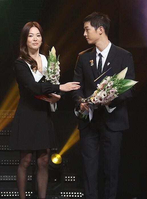Song Hye Kyo – Song Joong Ki giành giải thưởng lớn tại Hàn Quốc ảnh 6