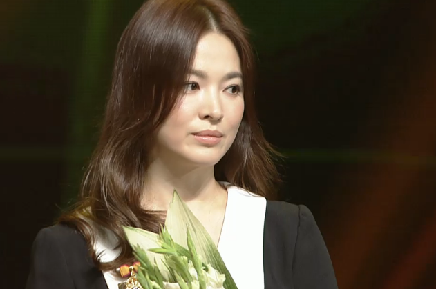 Song Hye Kyo – Song Joong Ki giành giải thưởng lớn tại Hàn Quốc ảnh 9