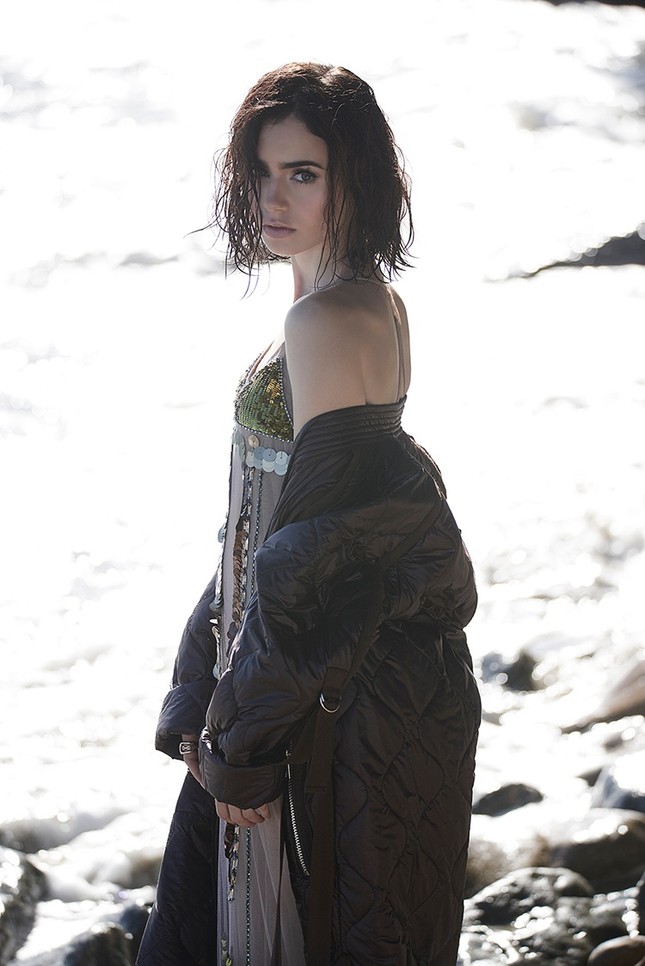 ‘Nàng Bạch Tuyết’ Lily Collins gây bất ngờ với phong cách táo bạo ảnh 7