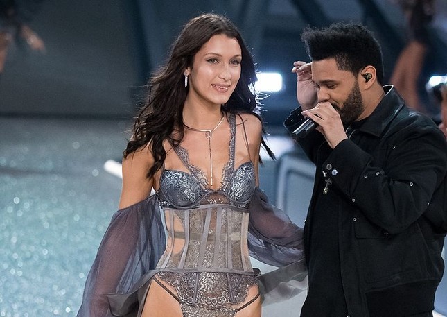 Ngỡ ngàng phong cách dữ dội, nổi loạn của nàng mẫu Bella Hadid ảnh 10