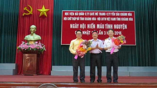 Hơn 700 học viên, đoàn viên tham gia 'Chủ nhật đỏ' tại Nha Trang ảnh 2