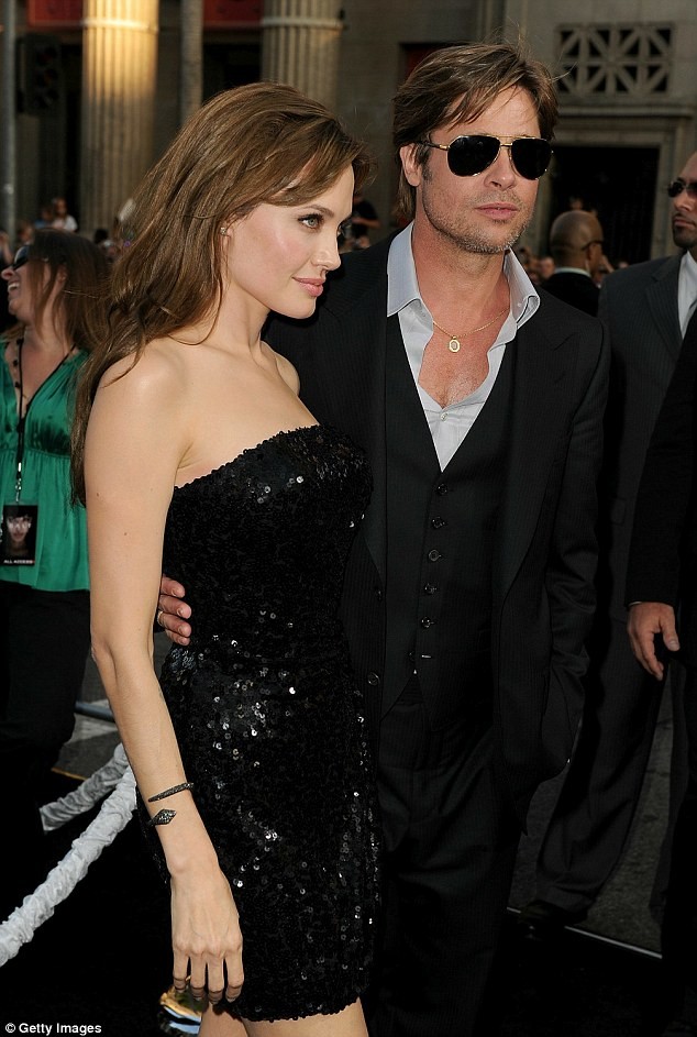 Angelina Jolie rạng ngời sau 5 tháng đệ đơn ly hôn Brad Pitt ảnh 3