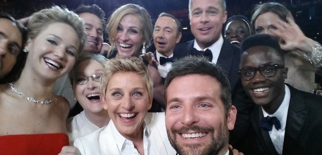 Brad Pitt vướng tin đồn hẹn hò mỹ nhân lộ ảnh nóng Jennifer Lawrence ảnh 4