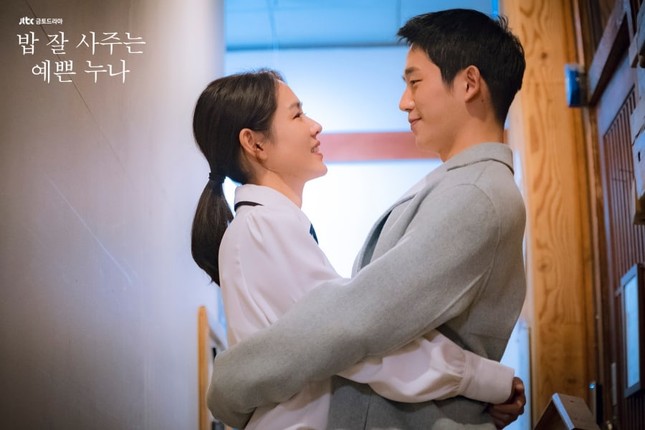 Vẻ đẹp dịu ngọt thanh khiết của ‘chị đẹp’ Son Ye Jin ảnh 12
