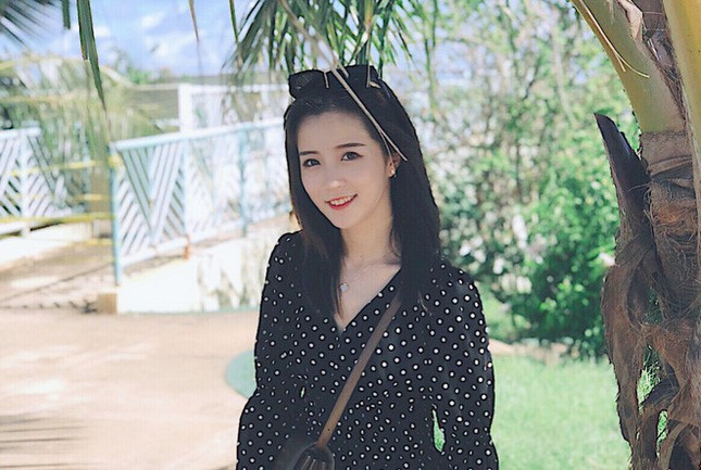 Cô gái trông như người khác khi lộ ảnh chưa trang điểm ảnh 4