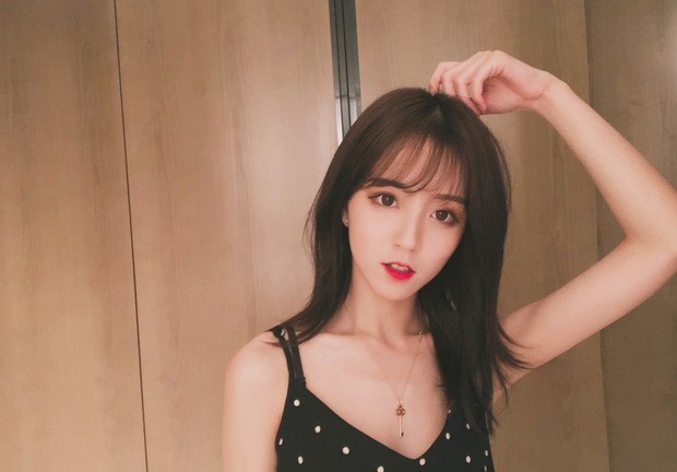 Cô gái trông như người khác khi lộ ảnh chưa trang điểm ảnh 1