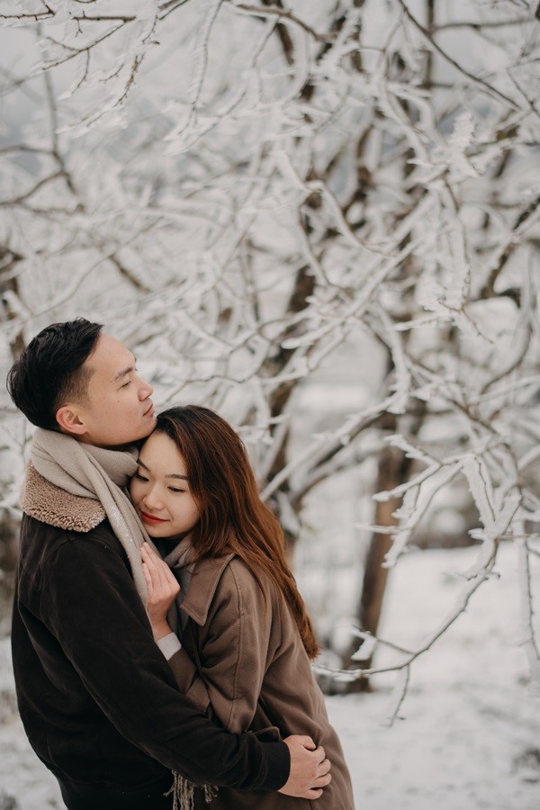 Cặp đôi chụp ảnh cưới lãng mạn như cổ tích giữa tuyết trắng ở Y Tý ảnh 6