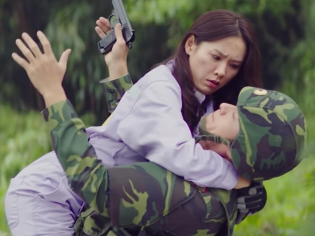 Son Ye Jin đón tuổi 39 ngập hoa và quà, fan tái hiện khoảnh khắc 'hạ cánh nơi anh' ảnh 1