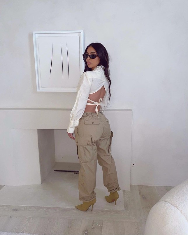 Mỹ nhân độc thân quyến rũ Kim Kardashian lần đầu lộ diện sau đệ đơn ly hôn ảnh 12